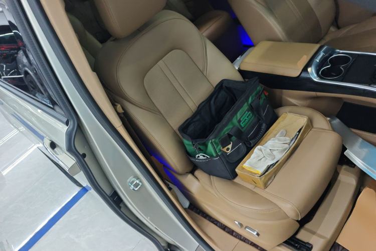 Used Buick GL8 2021 ES Landtrek 653T Luxury Model Right Front Seat