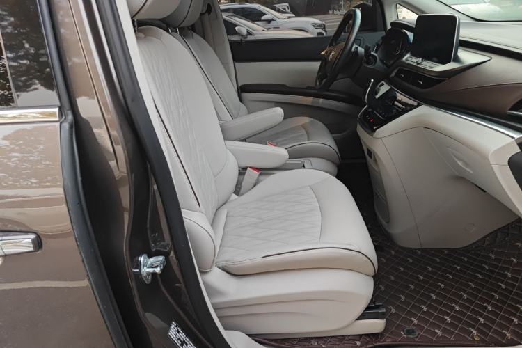 Used Buick GL8 2021 Land Cruiser Executive Class 652T Luxury Model Right Front Seat