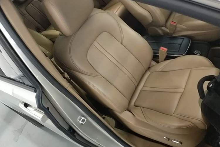 Used Buick GL8 2021 ES Landtrek 653T Luxury Model Right Front Seat