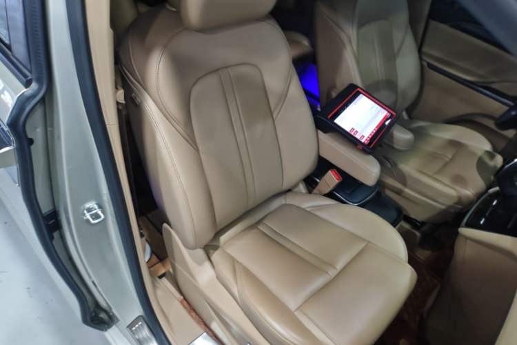 Used Buick GL8 2021 ES Land Cruiser 653T Luxury Edition Right Front Seat