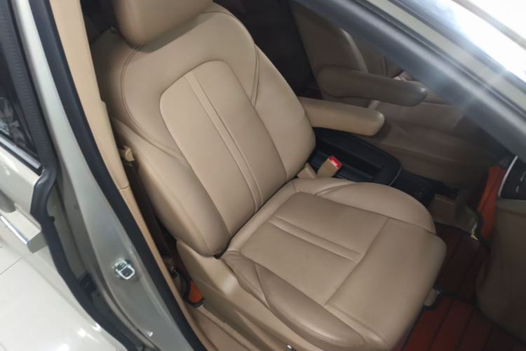 Used Buick GL8 2021 ES Landtrek 653T Luxury Model Right Front Seat