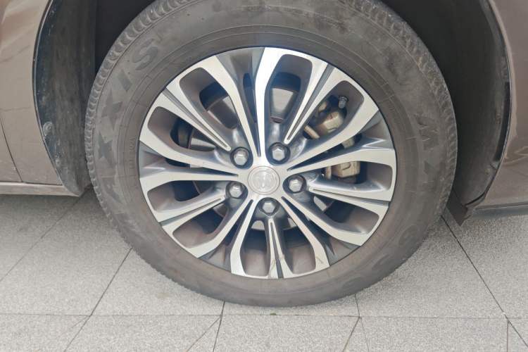 Used Buick GL8 2021 Land Cruiser Executive Class 652T Comfort Model Right Front Wheel Hub