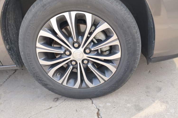 Used Buick GL8 2021 Land Cruiser Executive Class 652T Luxury Model Right Front Wheel Hub