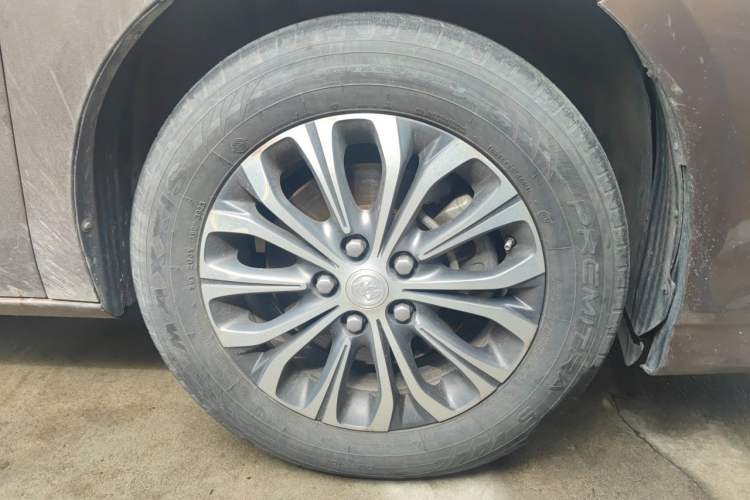 Used Buick GL8 2021 Land Cruiser Executive Class 652T Comfort Model Right Front Wheel Hub