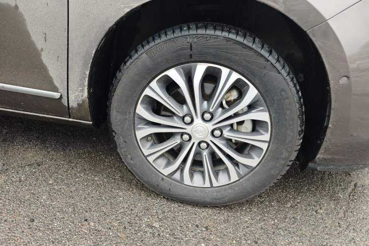 Used Buick GL8 2021 Land Cruiser Executive Class 652T Comfort Model Right Front Wheel Hub