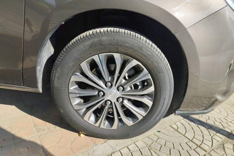 Used Buick GL8 2021 Land Cruiser Executive Class 652T Comfort Model Right Front Wheel Hub