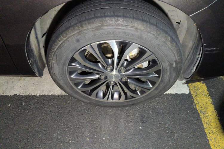 Used Buick GL8 2021 Land Cruiser Executive Class 652T Comfort Model Right Front Wheel Hub