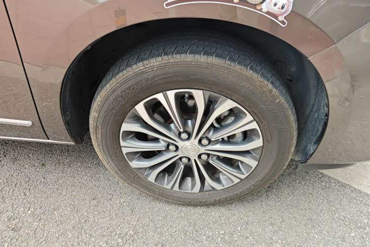 Used Buick GL8 2021 Land Cruiser Executive Class 652T Luxury Model Right Front Wheel Hub