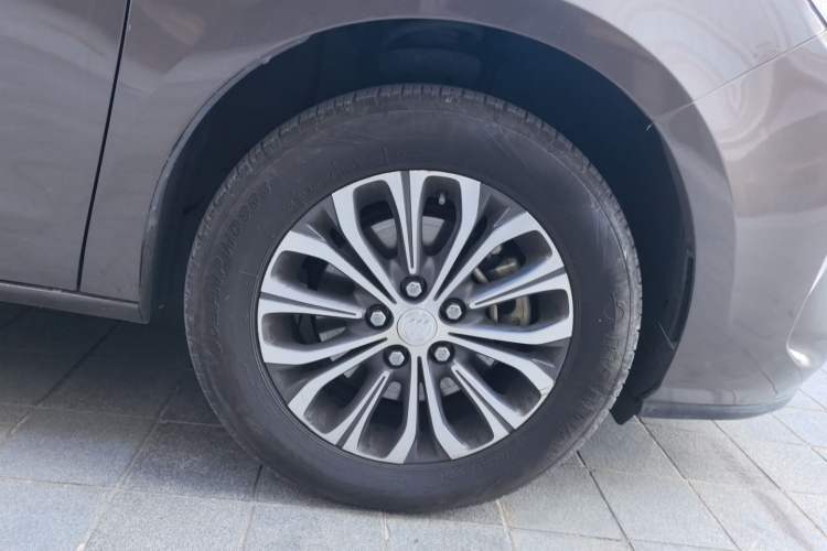 Used Buick GL8 2021 Land Cruiser Executive Class 652T Comfort Model Right Front Wheel Hub