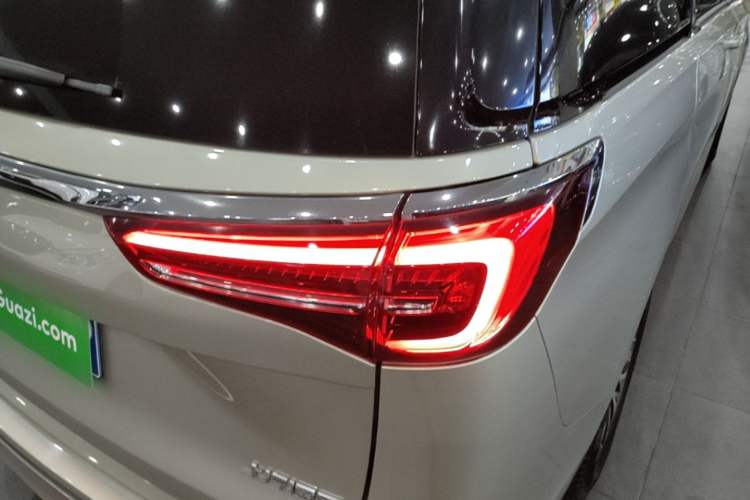 Used Buick GL8 2021 ES Land Cruiser 653T Luxury Edition Right Rear Taillight