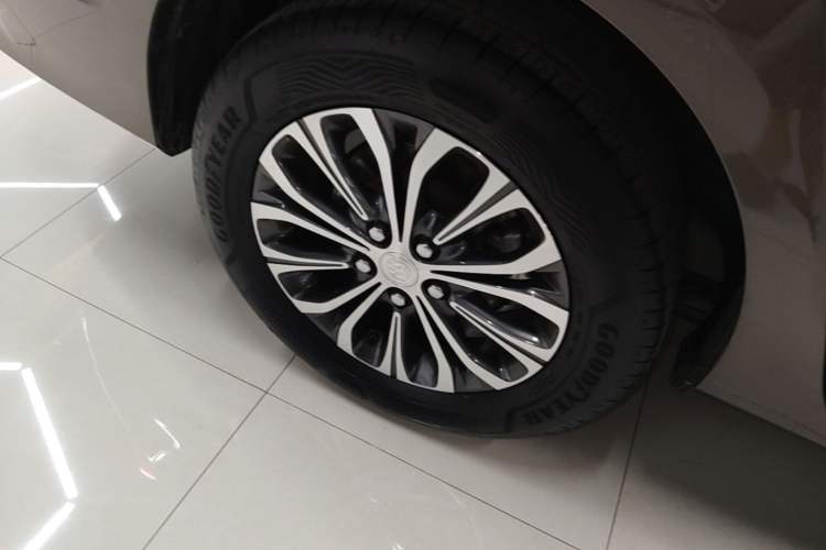 Used Buick GL8 2021 Land Cruiser Executive Class 652T Comfort Model Right Rear Wheel Hub