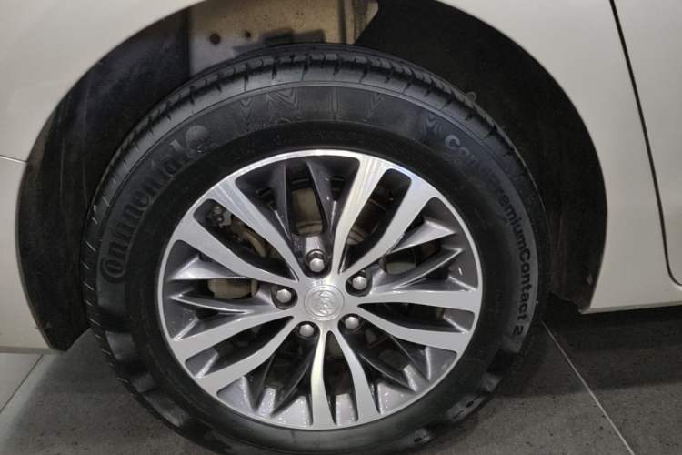 Used Buick GL8 2021 ES Land Cruiser 653T Luxury Edition Right Rear Wheel Hub