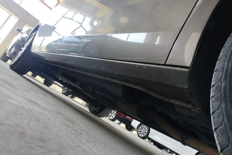Used Buick GL8 2021 Land Cruiser Executive Class 652T Comfort Model Right Side Sill