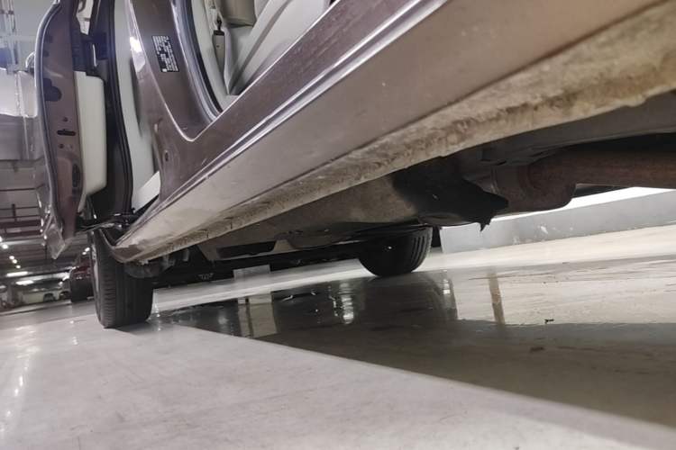 Used Buick GL8 2021 Land Cruiser Executive Class 652T Luxury Model Right Side Sill