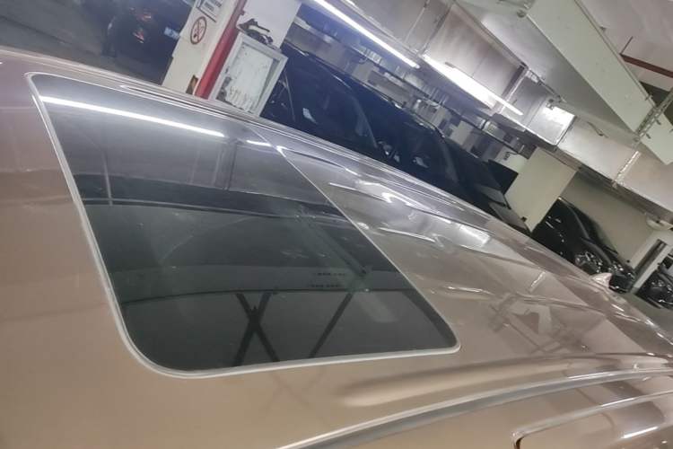 Used Buick GL8 2021 Land Cruiser Executive Class 652T Luxury Model Roof