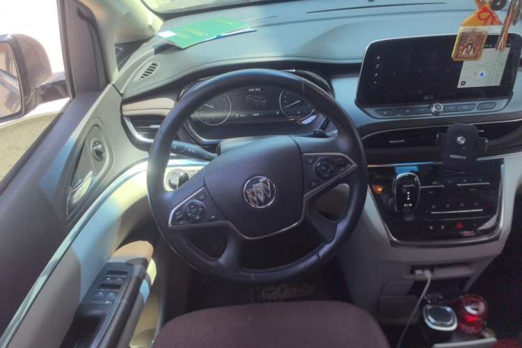 Used Buick GL8 2021 Land Cruiser Executive Class 652T Smart Luxury Model Steering Wheel