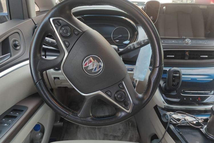 Used Buick GL8 2021 Land Cruiser Executive Class 652T Luxury Model Steering Wheel