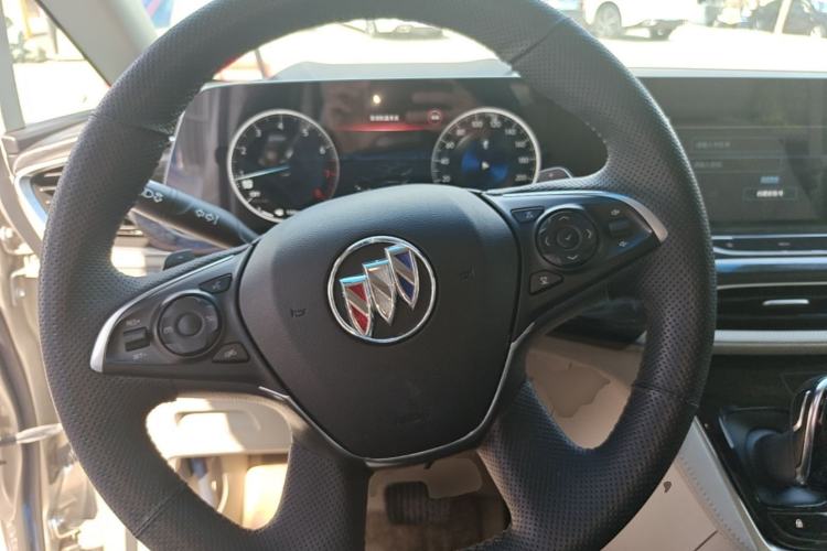 Used Buick GL8 2021 ES Landtrek 653T Comfort Edition Steering Wheel