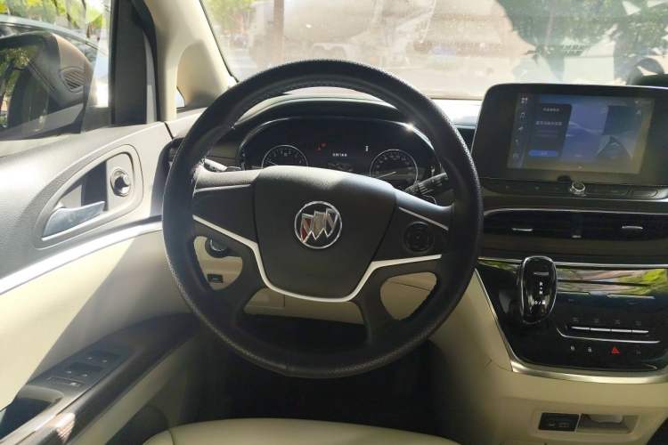 Used Buick GL8 2021 Land Cruiser Executive Class 652T Comfort Model Steering Wheel