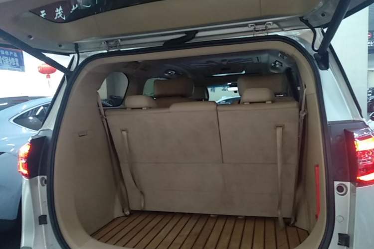 Used Buick GL8 2021 ES Land Cruiser 653T Luxury Edition Trunk
