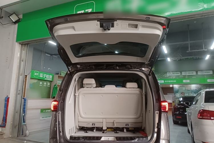 Used Buick GL8 2021 Land Cruiser Executive Class 652T Luxury Model Trunk
