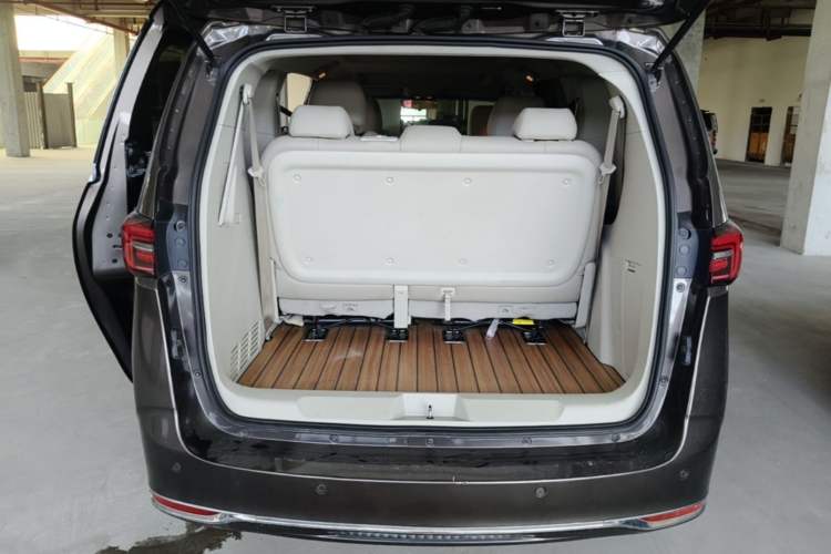 Used Buick GL8 2021 Land Cruiser Executive Class 652T Comfort Model Trunk