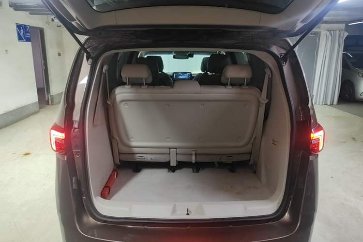 Used Buick GL8 2021 Land Cruiser Executive Class 652T Luxury Model Trunk
