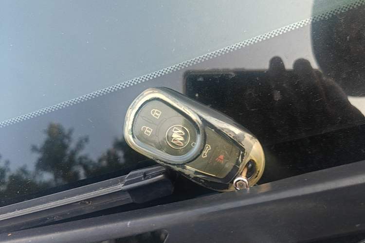 Used Buick GL8 2021 ES Landtrek 653T Comfort Edition Vehicle Key