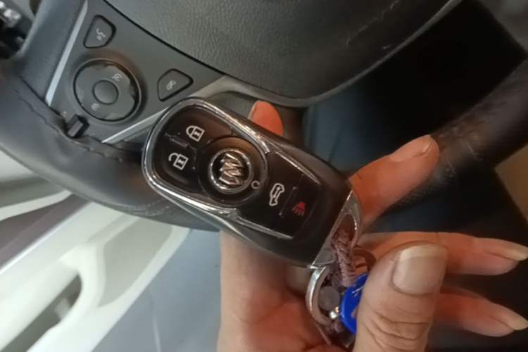 Used Buick GL8 2021 Land Cruiser Executive Class 652T Luxury Model Vehicle Key