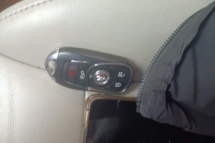 Used Buick GL8 2021 Land Cruiser Executive Class 652T Luxury Model Vehicle Key