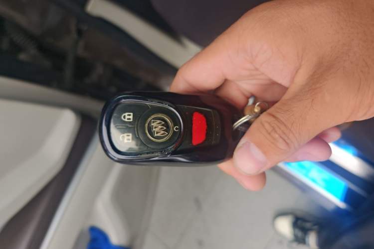 Used Buick GL8 2021 Land Cruiser Executive Class 652T Comfort Model Vehicle Key