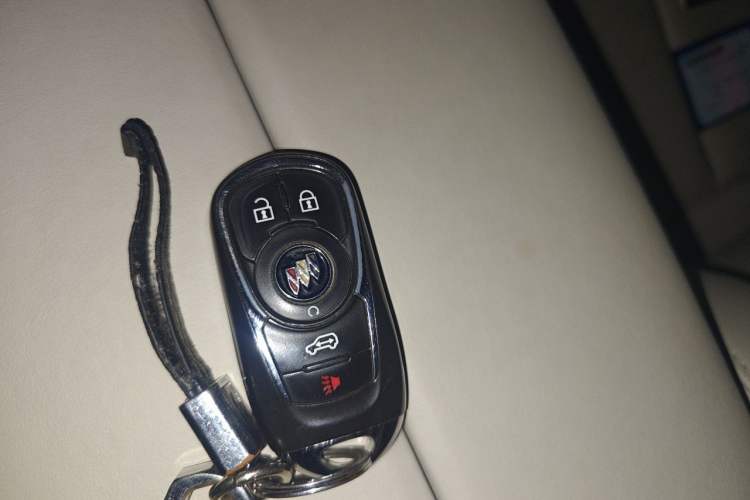 Used Buick GL8 2021 Land Cruiser Executive Class 652T Luxury Model Vehicle Key