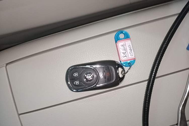 Used Buick GL8 2021 Land Cruiser Executive Class 652T Luxury Model Vehicle Key