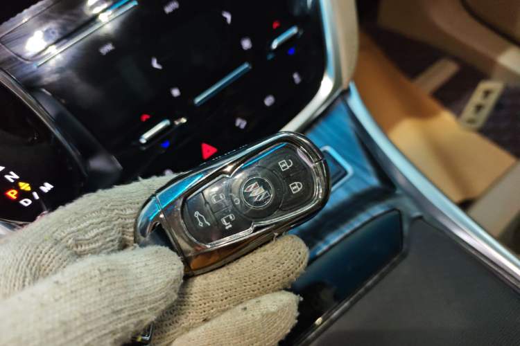 Used Buick GL8 2021 ES Landtrek 653T Luxury Model Interior 1