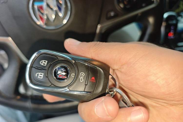 Used Buick GL8 2021 Land Cruiser Executive Class 652T Comfort Model Vehicle Key
