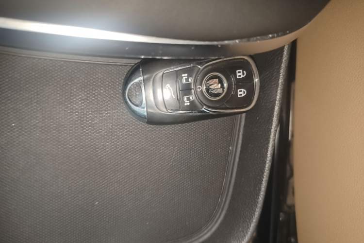 Used Buick GL8 2021 ES Landtrek 653T Luxury Model Vehicle Key