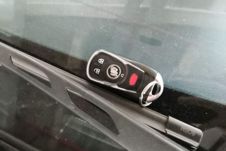 Used Buick GL8 2021 Land Cruiser Executive Class 652T Comfort Model Vehicle Key