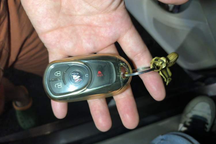 Used Buick GL8 2021 Land Cruiser Executive Class 652T Comfort Model Vehicle Key