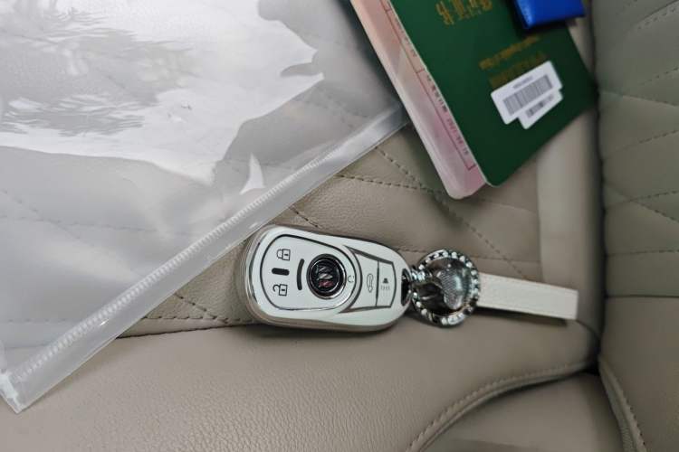 Used Buick GL8 2021 Land Cruiser Executive Class 652T Luxury Model Vehicle Key