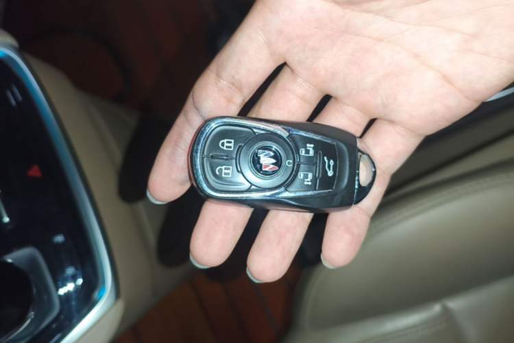 Used Buick GL8 2021 ES Landtrek 653T Luxury Model Vehicle Key