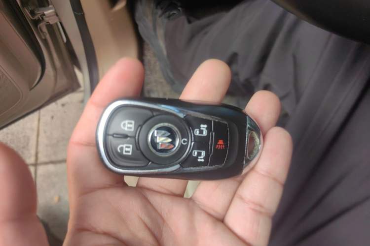 Used Buick GL8 2021 ES Land Cruiser 653T Luxury Edition Vehicle Key