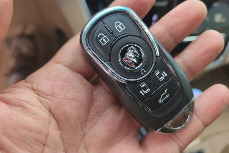 Used Buick GL8 2021 ES Land Cruiser 653T Flagship Model Vehicle Key