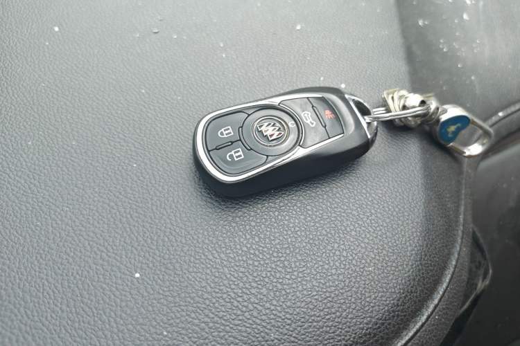 Used Buick GL8 2021 Land Cruiser Executive Class 652T Luxury Model Vehicle Key