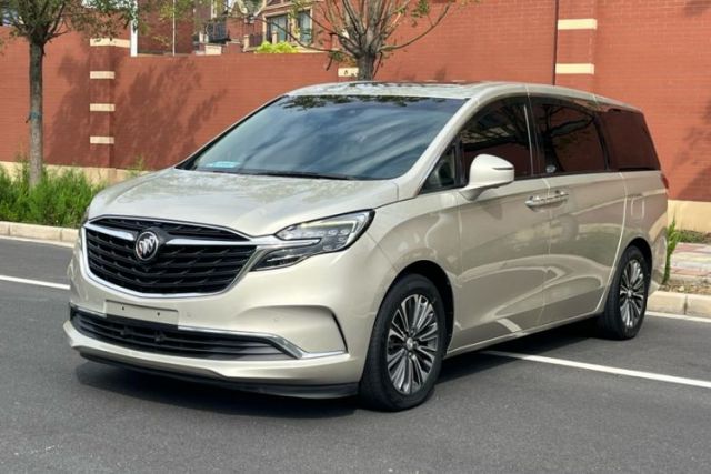 Ojetý Buick GL8 2021 ES Landtrek 653T Luxury Model