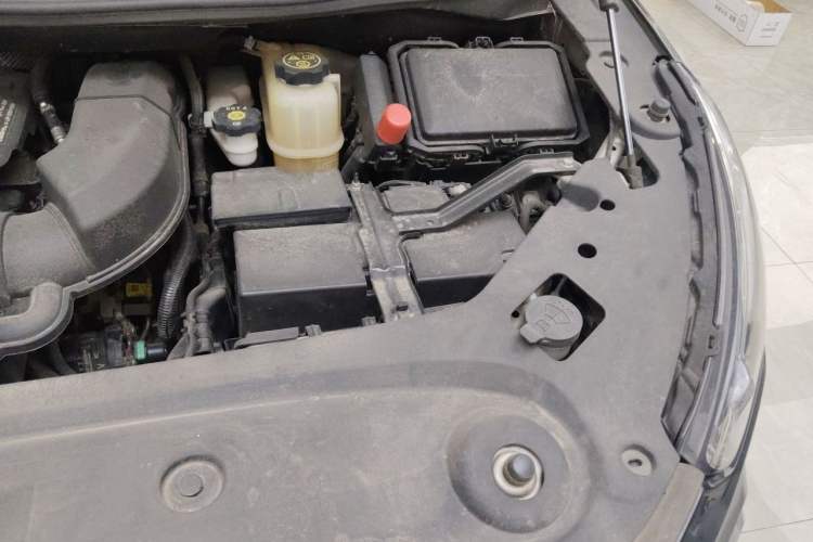 Used Buick GL8 2022 ES Landtrek 653T Comfort Edition Engine Bay Left