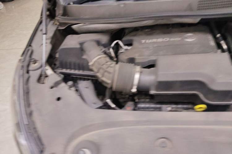 Used Buick GL8 2022 ES Landtrek 653T Comfort Edition Engine Bay Right