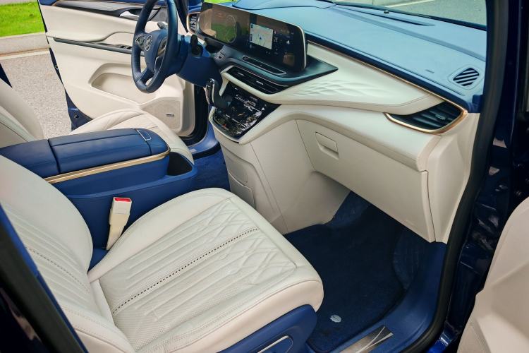 Used Buick GL8 2022 Avenir Avia Four-Seat Prestige Edition Interior 5