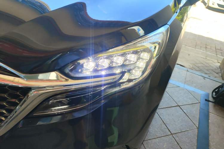 Used Buick GL8 2022 Avenir Avia Four-Seat Prestige Edition Left Front Headlight