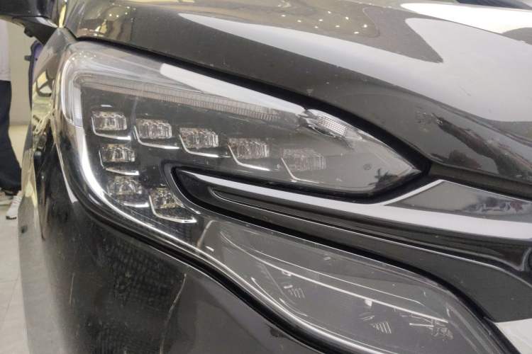 Used Buick GL8 2022 ES Landtrek 653T Comfort Edition Right Front Headlight