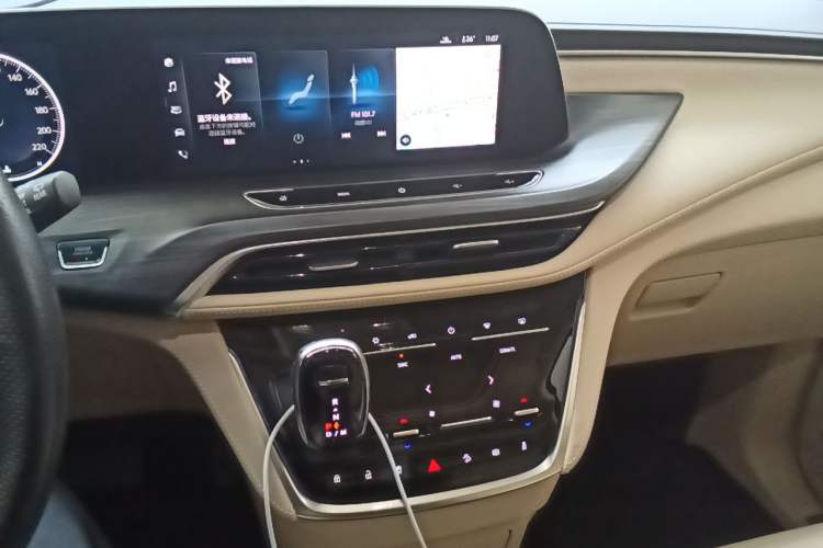 Used Buick GL8 2022 ES Landtrek 653T Smart Flagship Model Audio And AC Panel